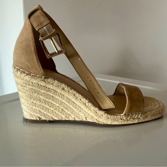 Woman’s Vince Camuto Meddrina Sandals - size 8.5 - Picture 3 of 3